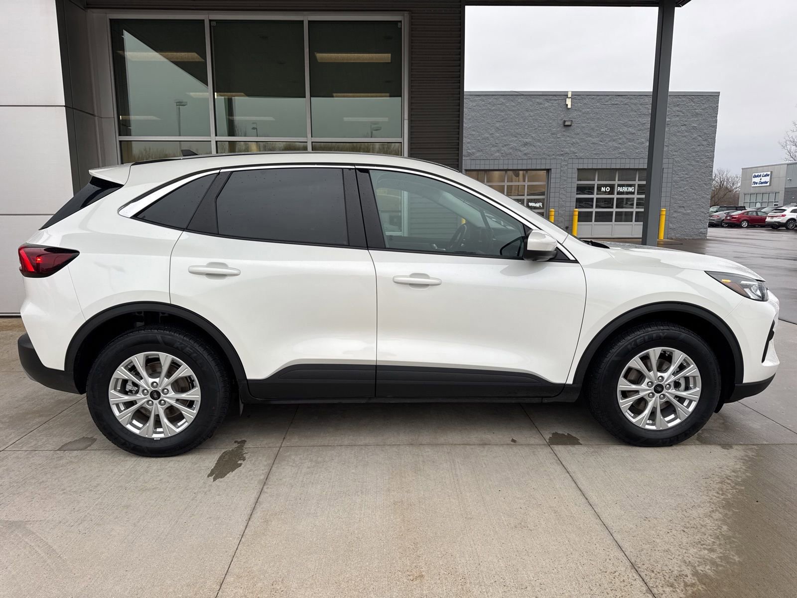 Certified 2023 Ford Escape Active w/ Tech Pack #2 image 2