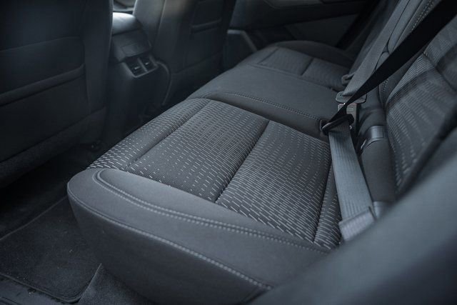 Used 2025 Chevrolet Equinox LT image 38