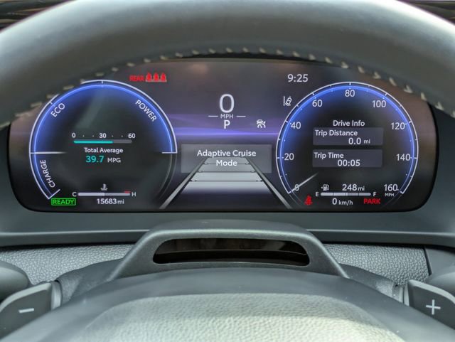 Used 2025 Toyota Crown Signia w/ Advanced Technology Package AWD/4WD image 27