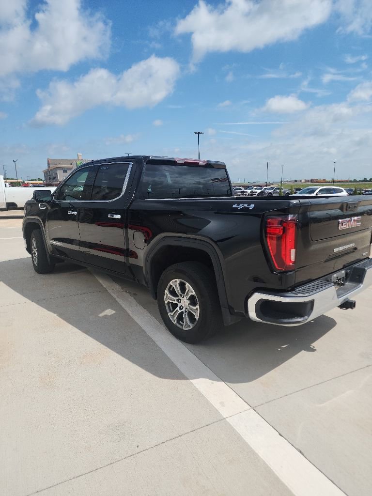 Used 2025 GMC Sierra 1500 SLT AWD/4WD image 4