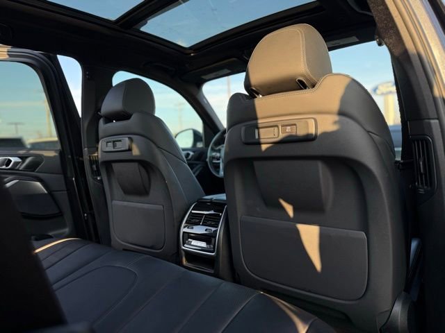 Used 2022 BMW X5 xDrive40i AWD/4WD image 21