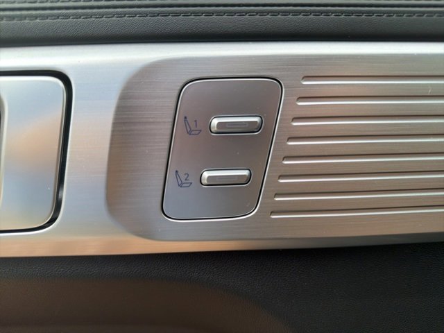 Used 2025 Hyundai Santa Fe Limited image 21