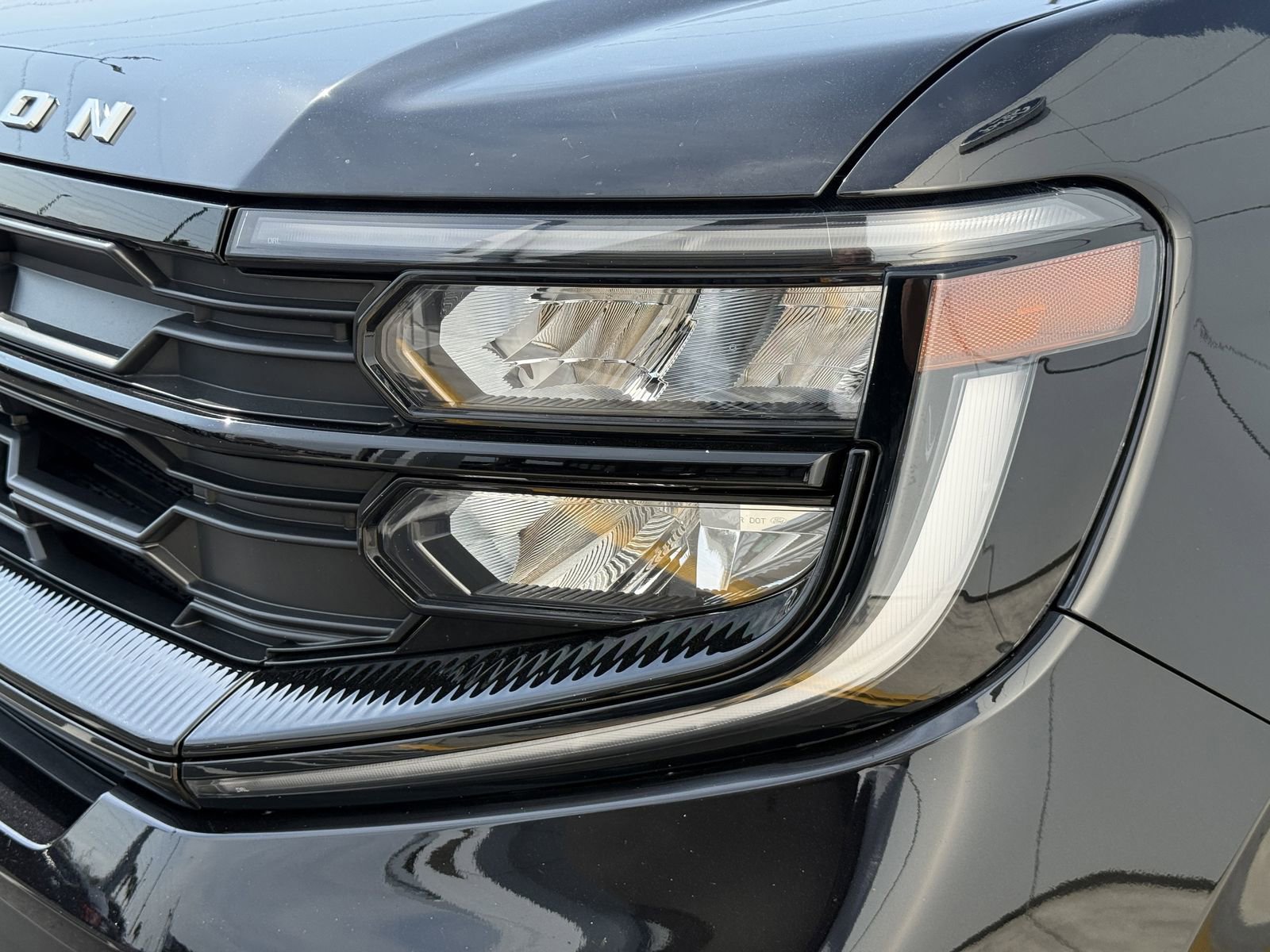 Certified 2025 Ford Expedition Active image 6