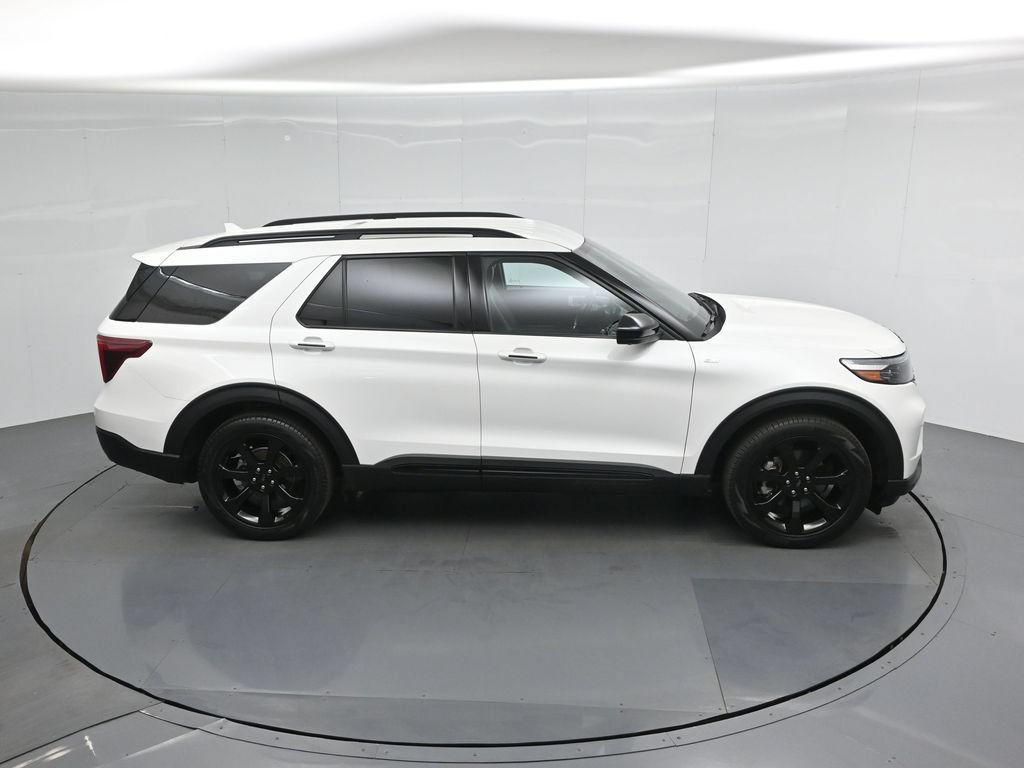 Certified 2023 Ford Explorer ST-Line w/ Class IV Trailer Tow Package RWD image 41