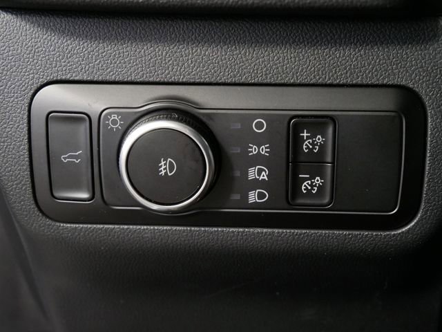 Certified 2025 Ford Escape Platinum image 18