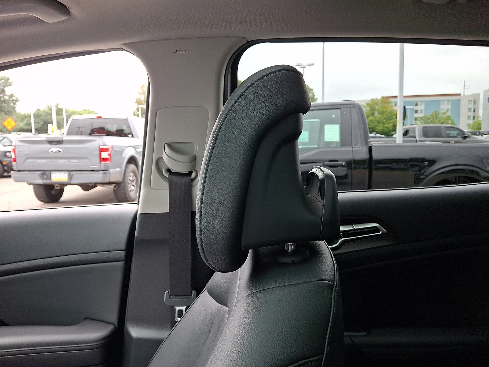 Used 2026 Kia Sportage EX w/ EX Panorama Roof Package FWD image 16