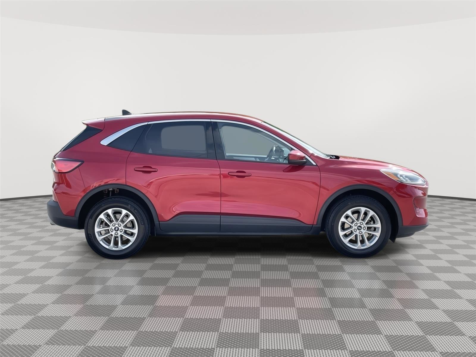 Certified 2021 Ford Escape SE w/ Cold Weather Package AWD/4WD image 6