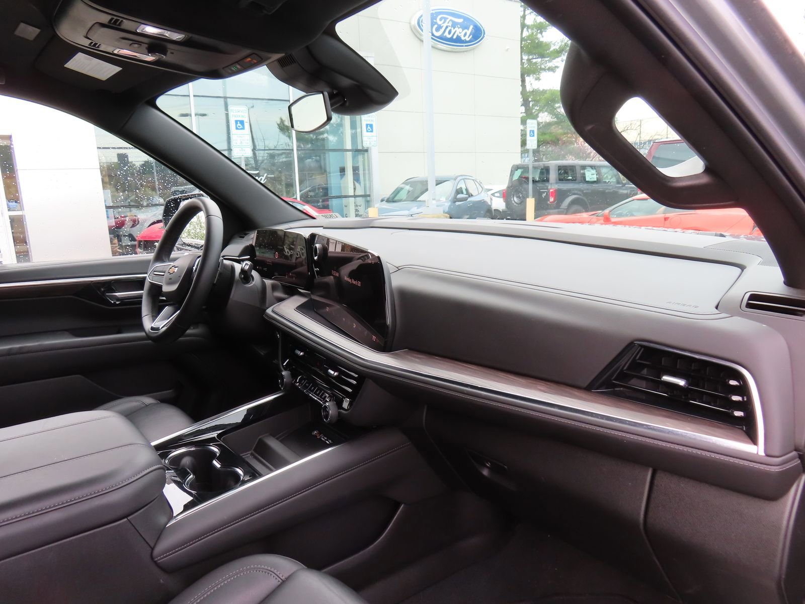 Used 2025 Chevrolet Tahoe LT image 16