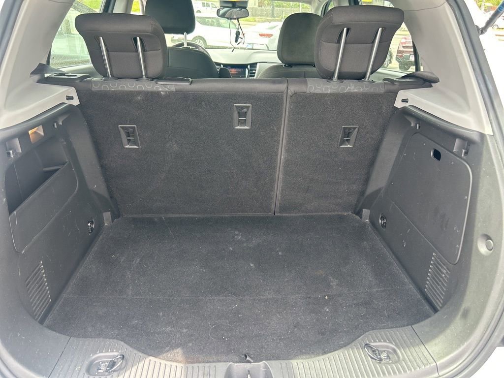 Used 2020 Chevrolet Trax LS image 17