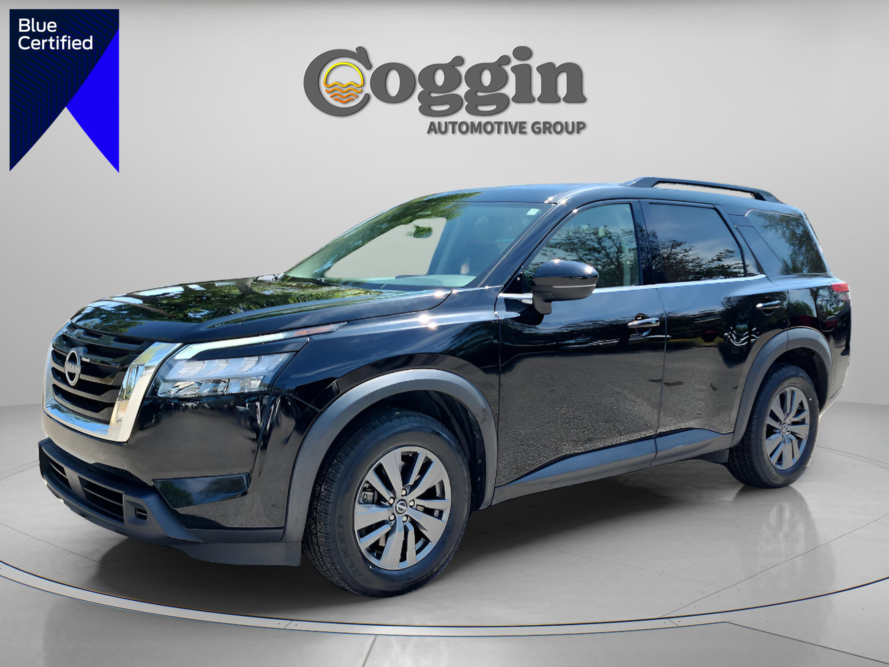 Used 2023 Nissan Pathfinder SV