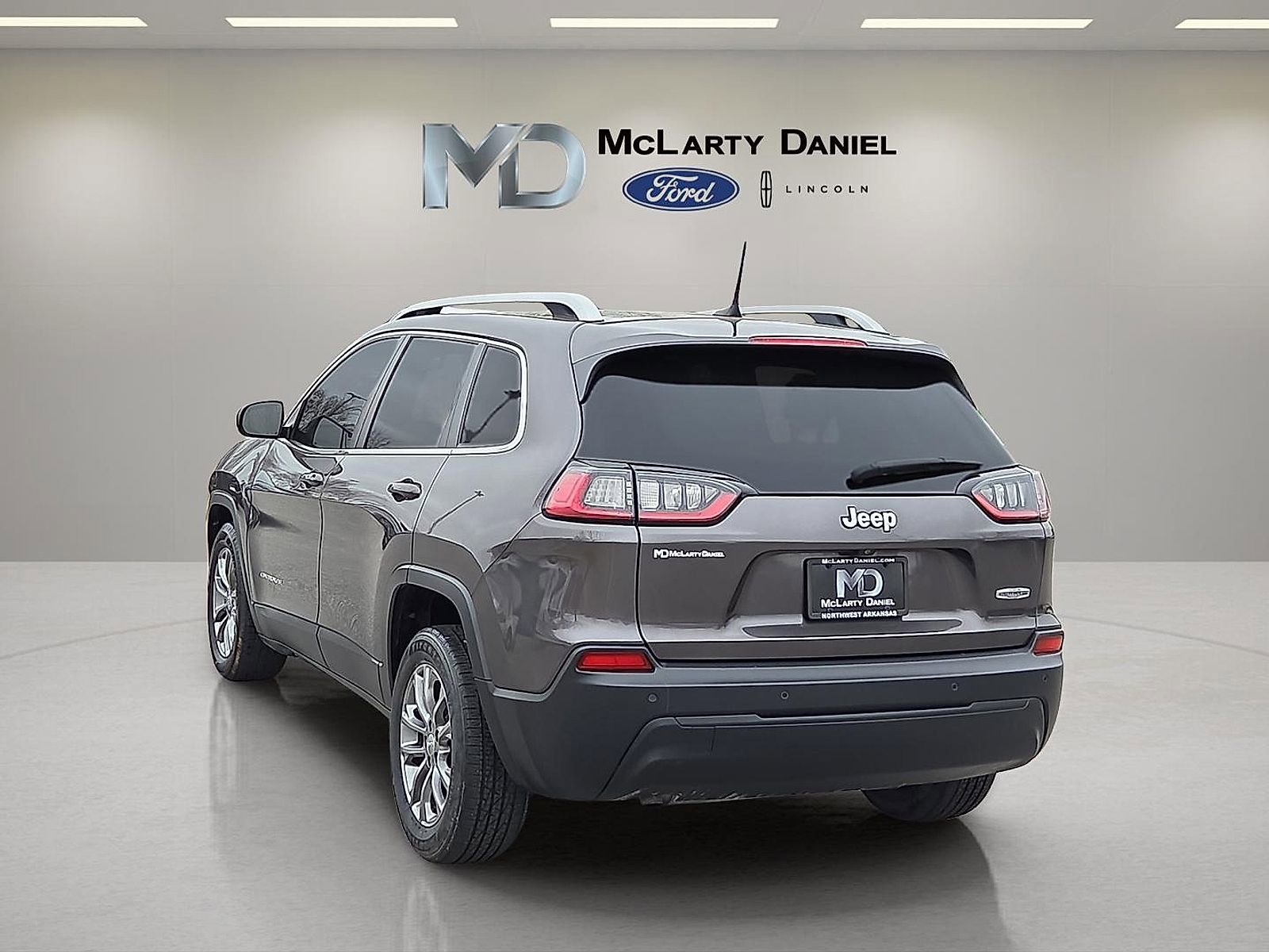 Used 2020 Jeep Cherokee Latitude Plus w/ Cold Weather Group image 4