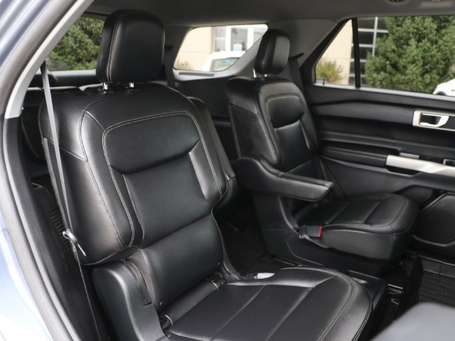 Certified 2021 Ford Explorer XLT w/ Equipment Group 202A AWD/4WD image 13