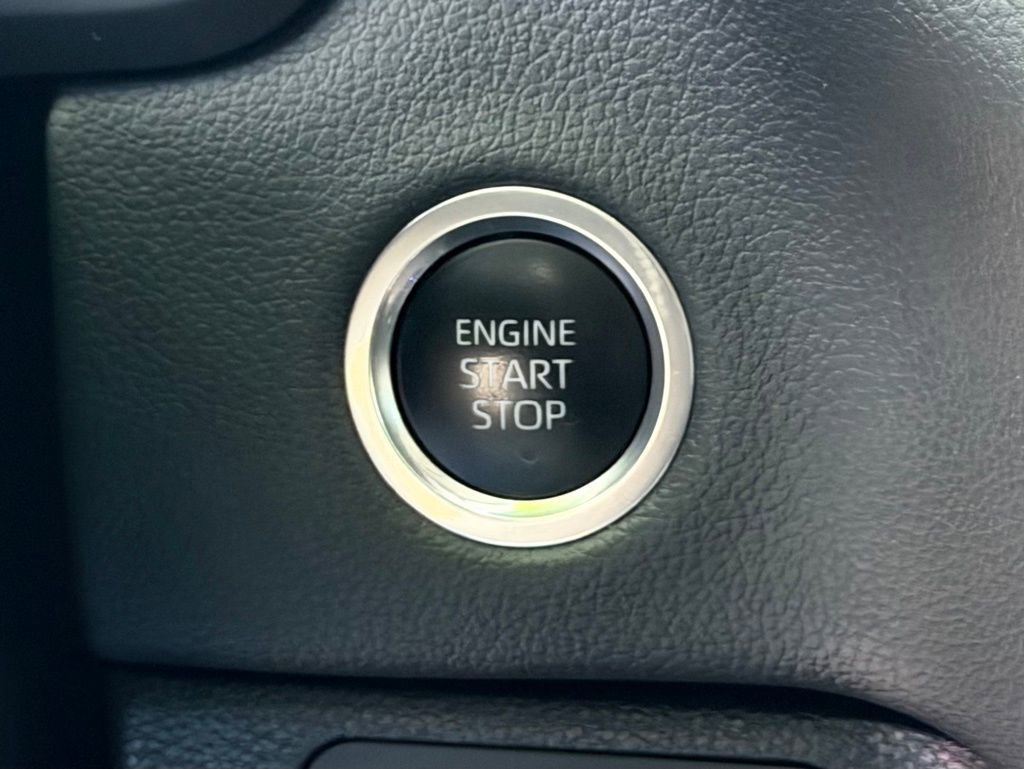 Used 2023 Toyota Tundra Limited AWD/4WD image 23