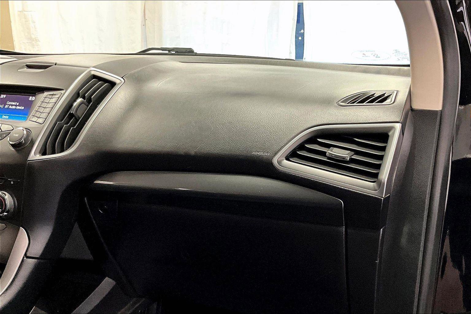 Certified 2018 Ford Edge SE image 15