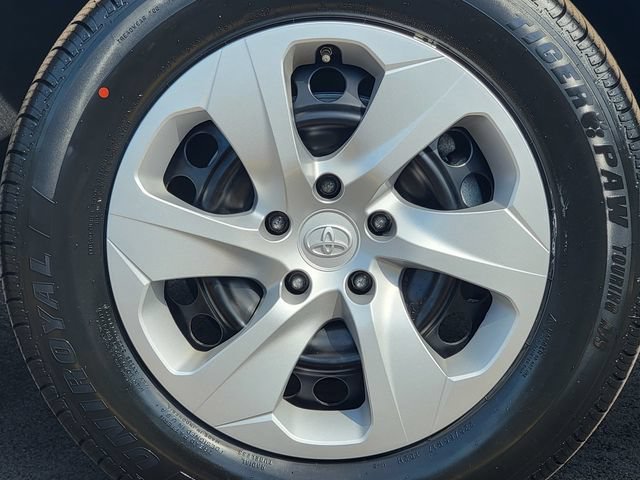 Used 2024 Toyota RAV4 LE AWD/4WD image 16
