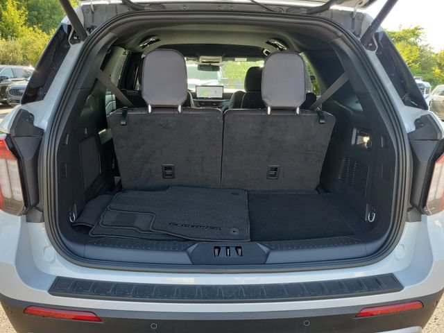 Certified 2026 Ford Explorer Platinum w/ LUX Leather Package AWD/4WD image 30