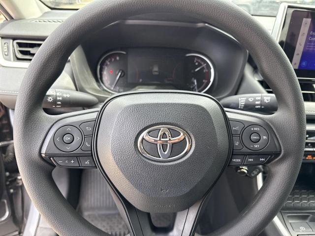 Used 2024 Toyota RAV4 LE AWD/4WD image 15