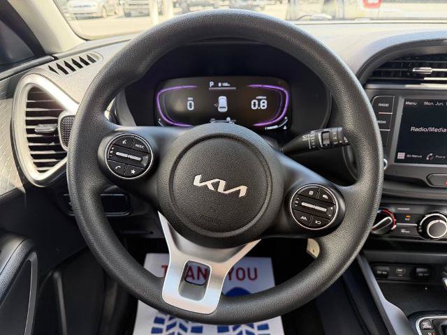 Used 2025 Kia Soul LX w/ LX Technology Package FWD image 13