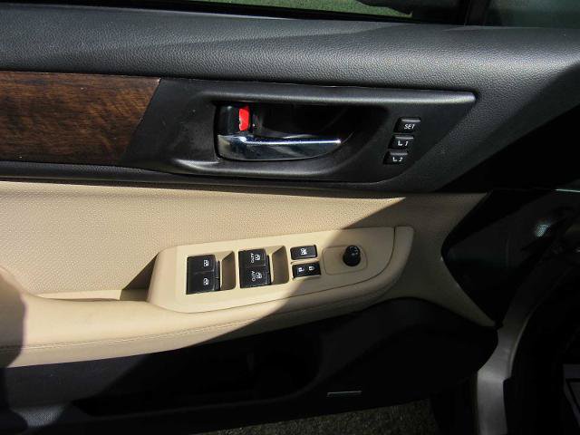 Used 2017 Subaru Outback 2.5i Limited AWD/4WD image 16