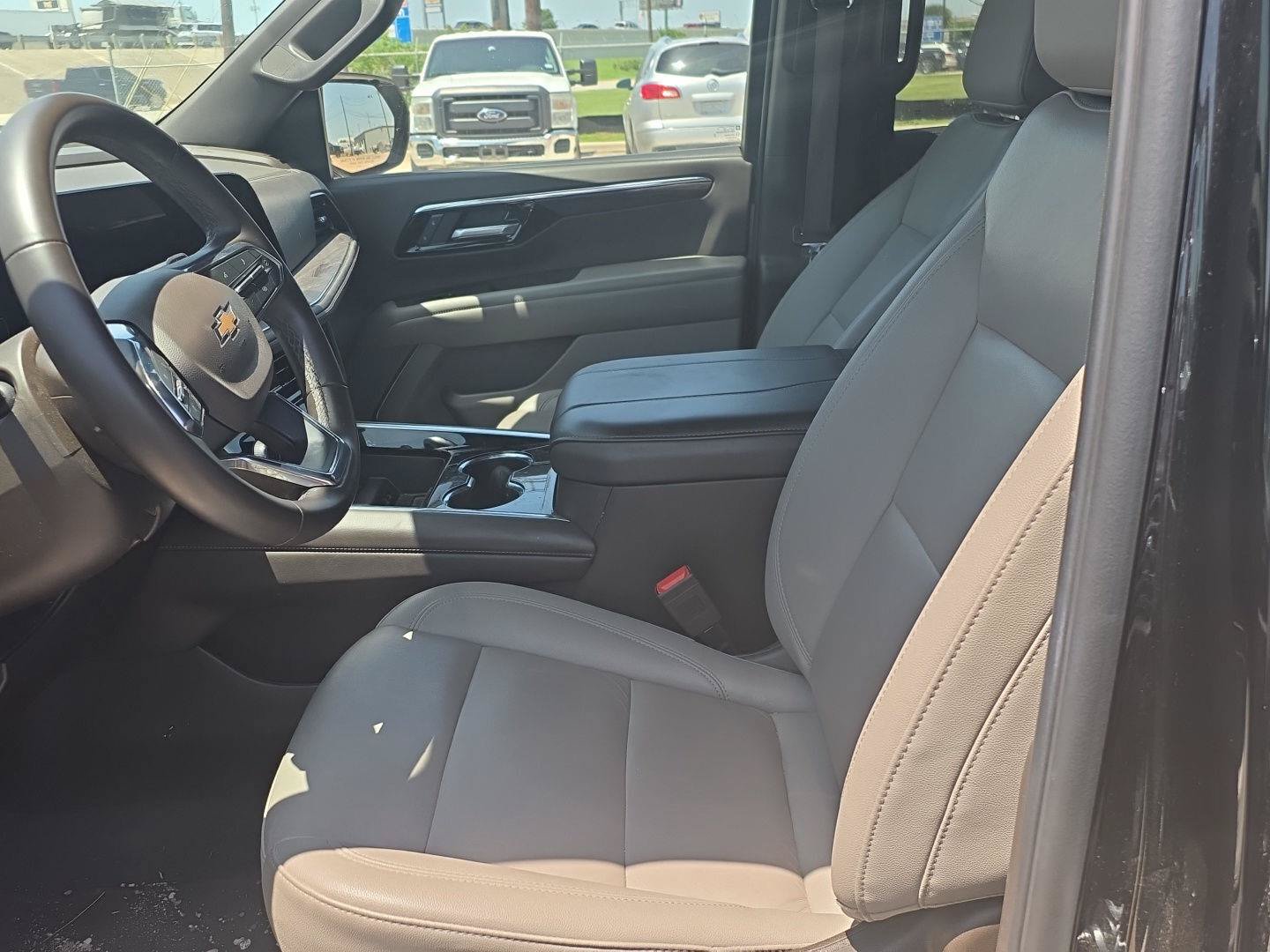 Used 2025 Chevrolet Tahoe LT RWD image 15
