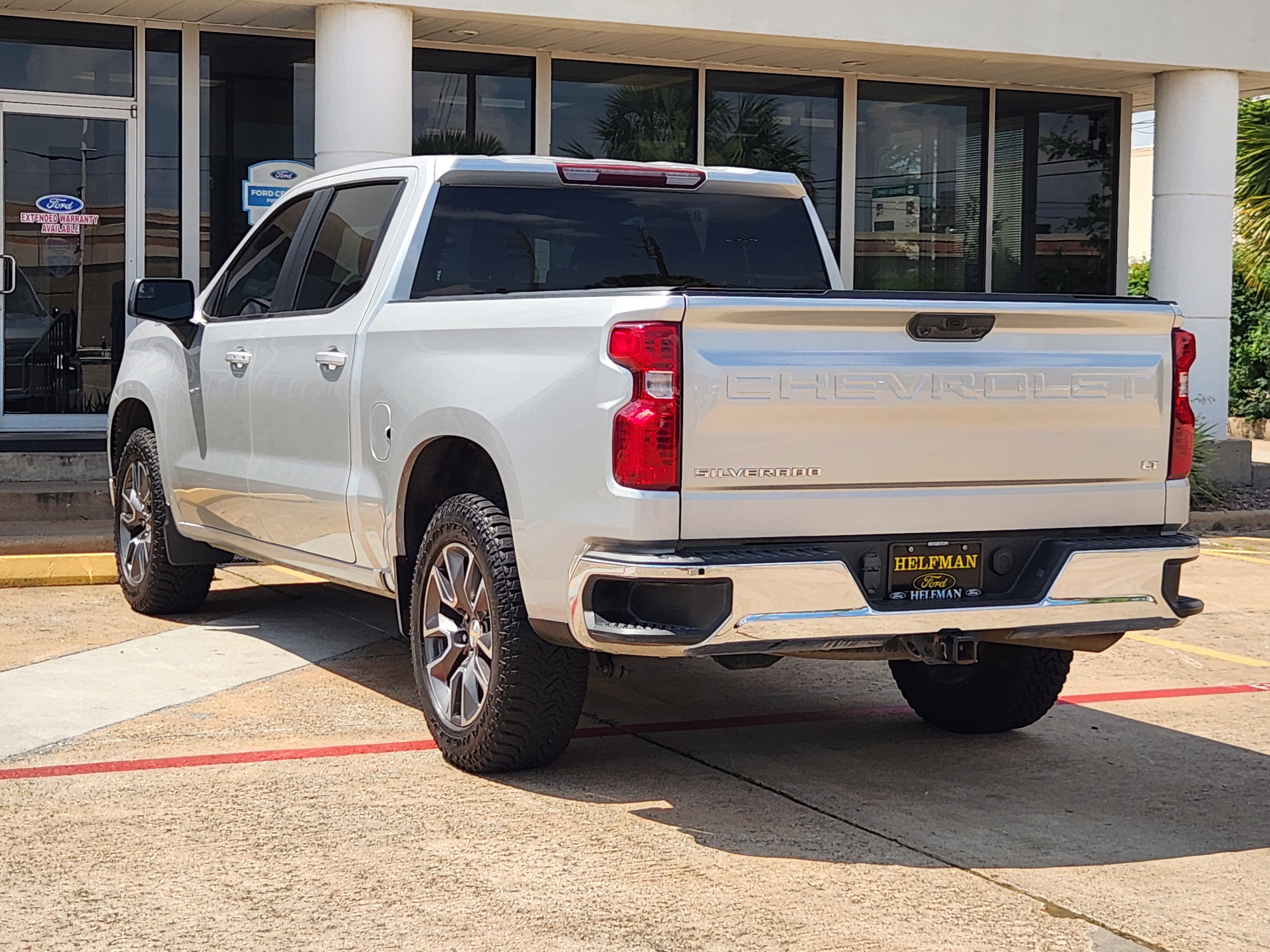 Used 2022 Chevrolet Silverado 1500 LT w/ Protection Package RWD image 3