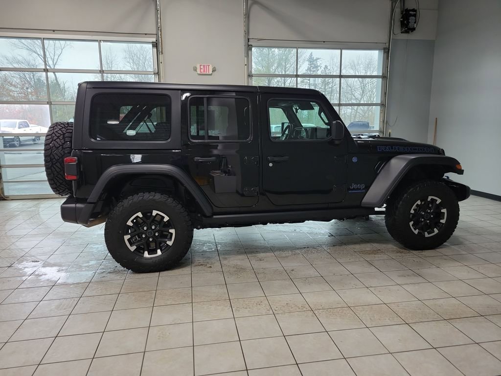 Used 2024 Jeep Wrangler Unlimited Rubicon 4xe AWD/4WD image 15