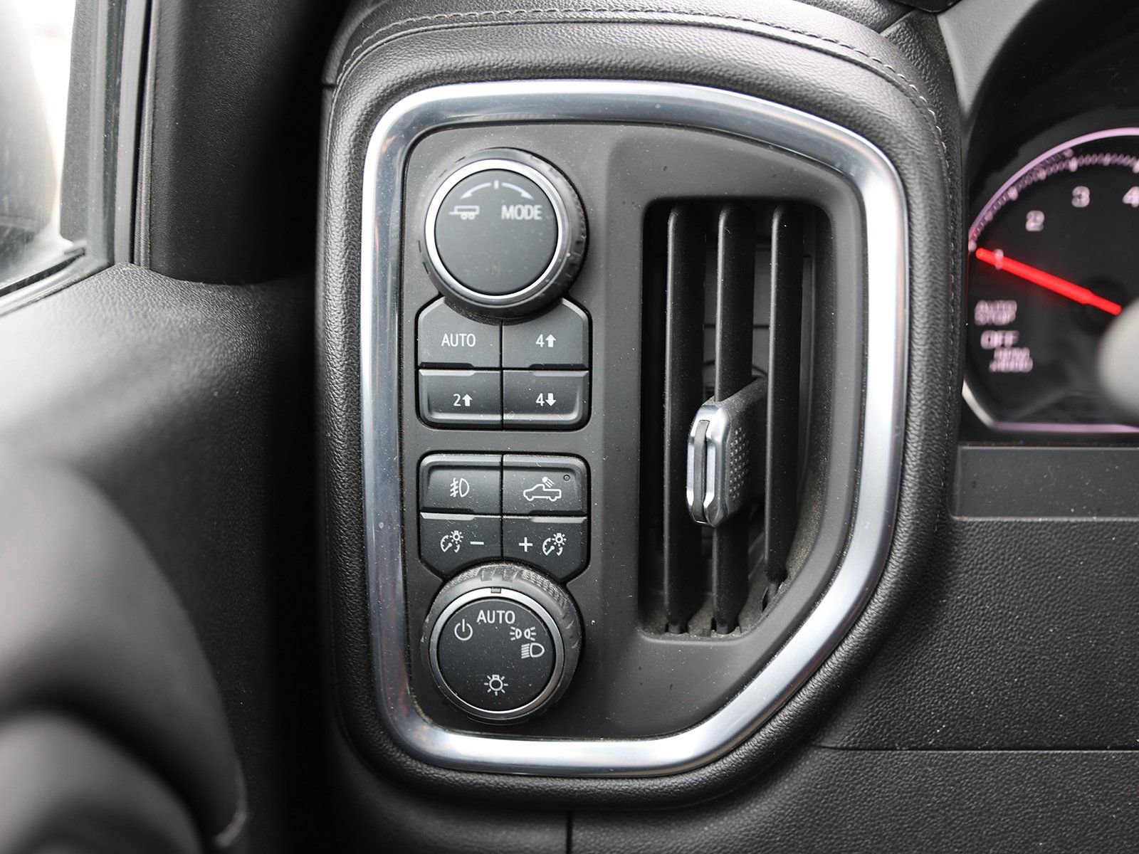 Used 2020 Chevrolet Silverado 1500 RST w/ All-Star Edition image 37