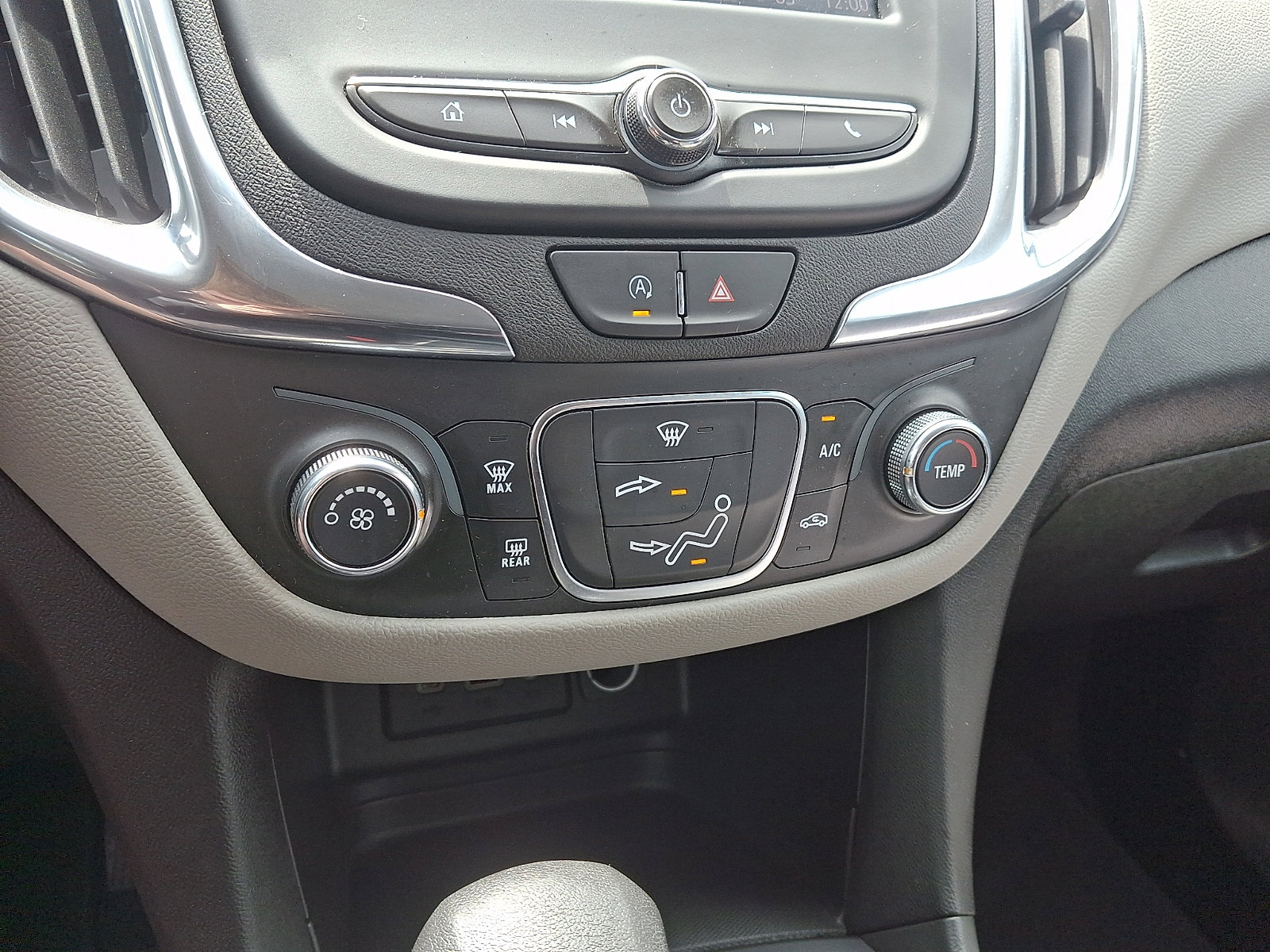 Used 2024 Chevrolet Equinox LS w/ LS Convenience Package FWD image 22