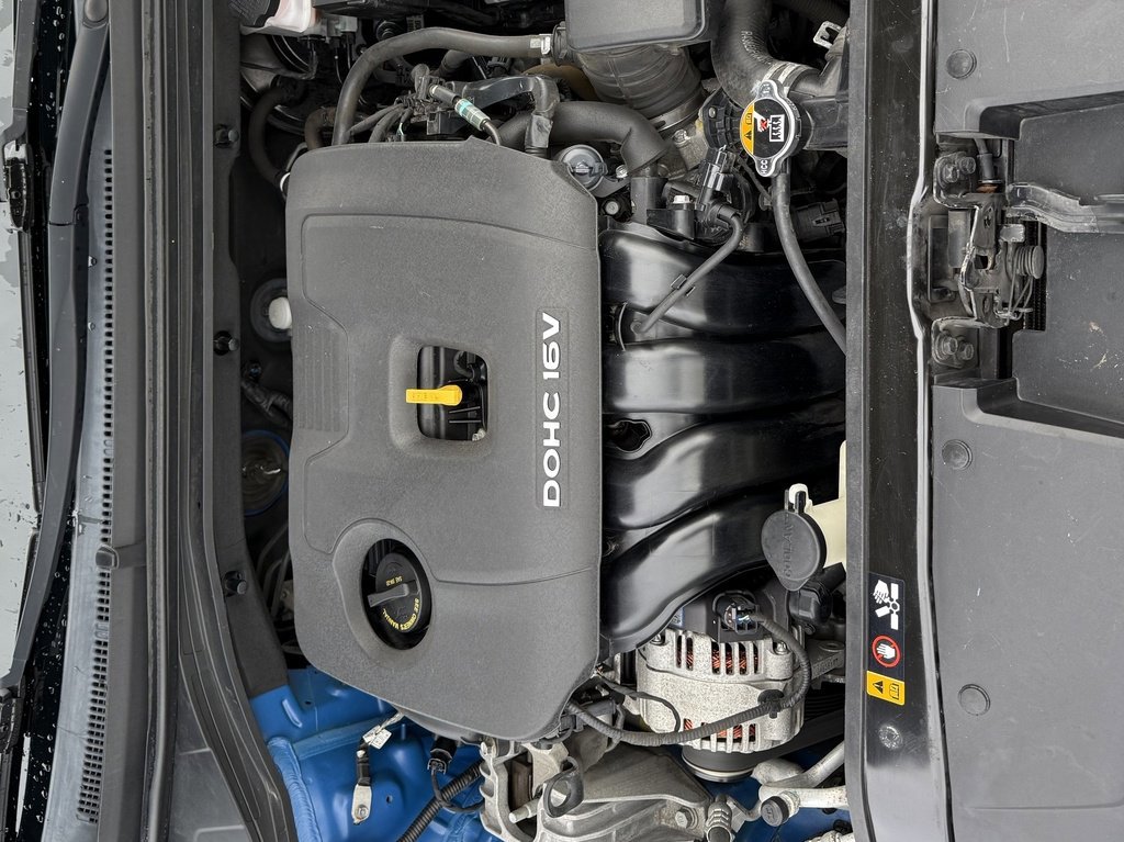 Used 2017 Hyundai Elantra Limited image 37