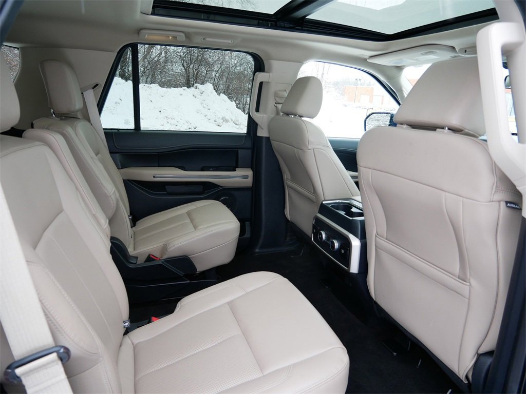Certified 2022 Ford Expedition XLT image 9