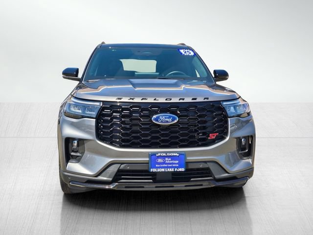 Certified 2025 Ford Explorer ST AWD/4WD image 2