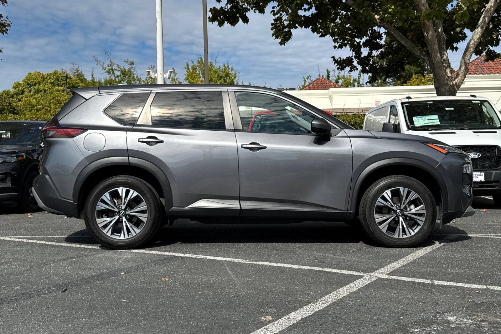 Used 2023 Nissan Rogue SV AWD/4WD image 3