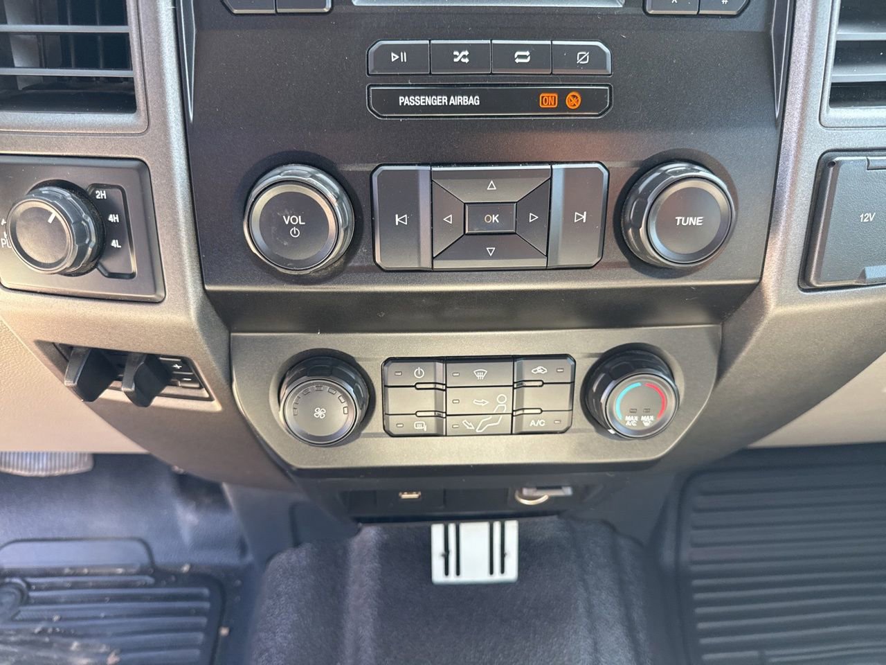 Certified 2022 Ford F250 XL w/ Power Equipment Group image 24