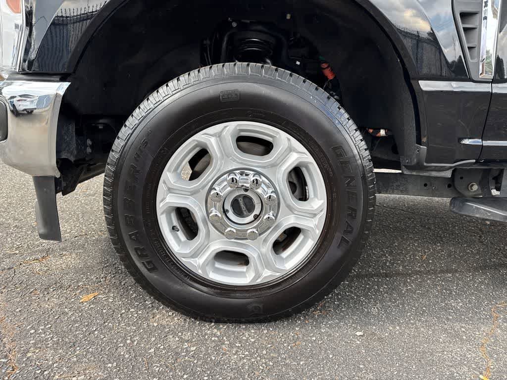 Certified 2025 Ford F250 XLT AWD/4WD image 24