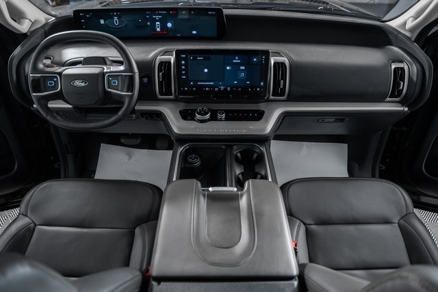 Certified 2025 Ford Expedition Active image 26