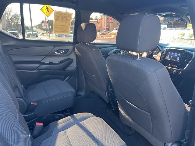 Used 2022 Chevrolet Traverse LT image 33
