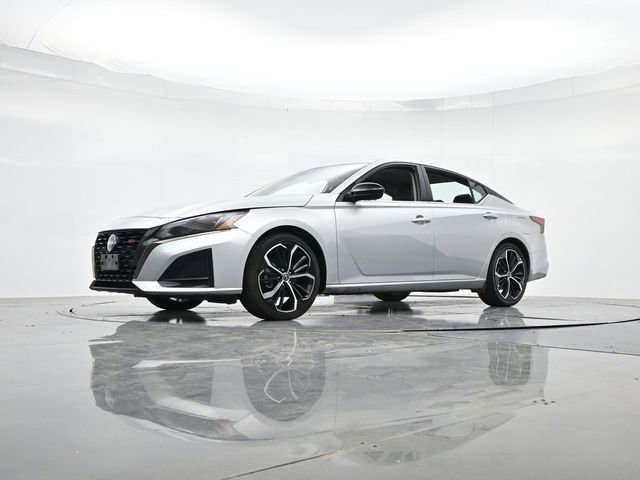 Used 2024 Nissan Altima 2.5 SR FWD image 35