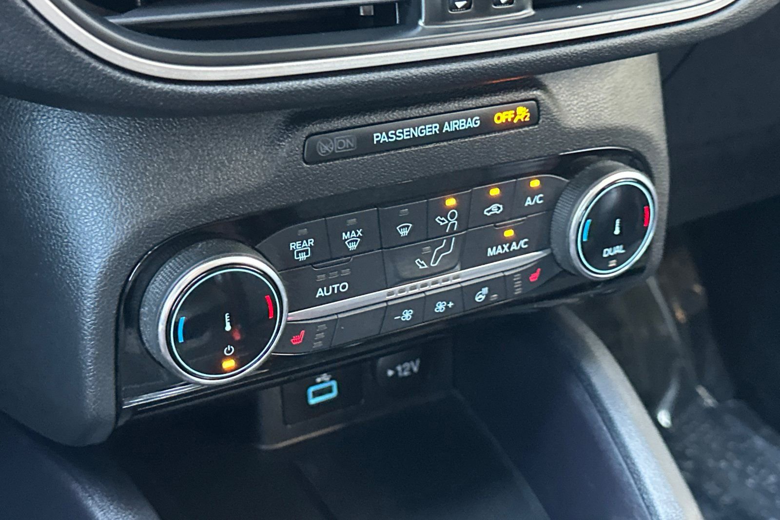 Certified 2022 Ford Escape SEL w/ SEL Stealth AWD Package image 30