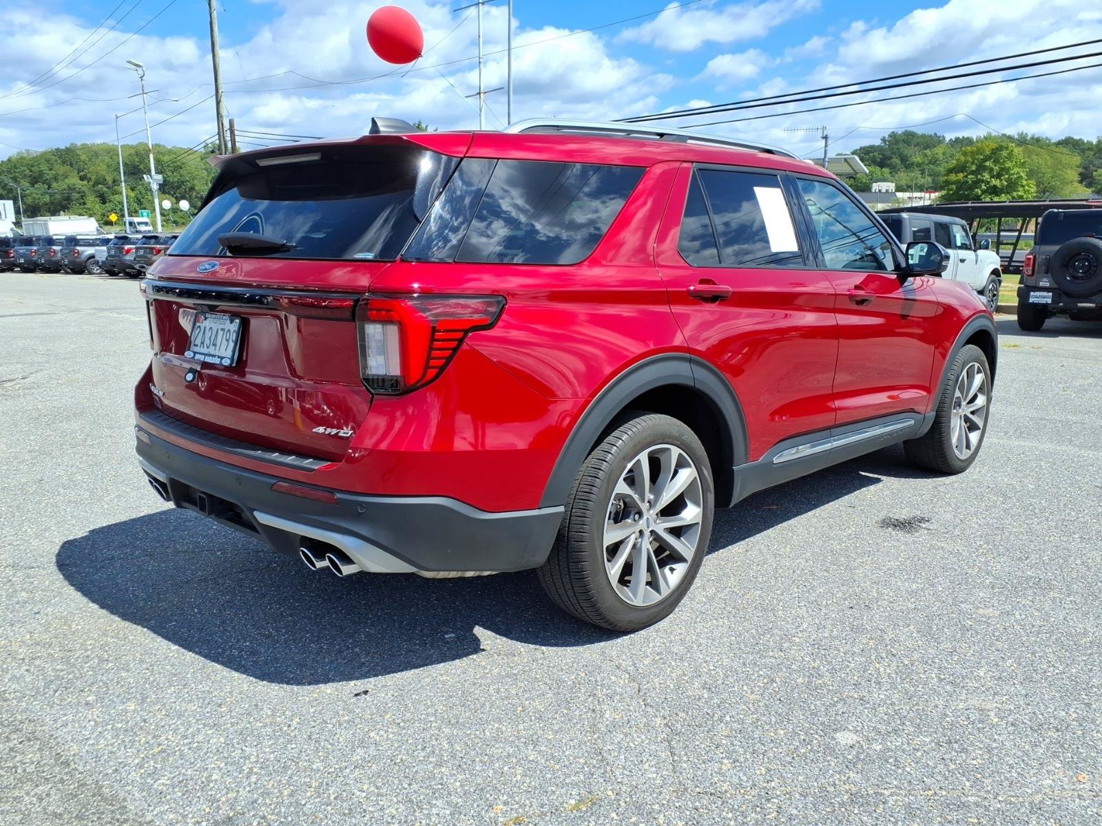 Certified 2025 Ford Explorer Platinum w/ Ultimate Package AWD/4WD image 6