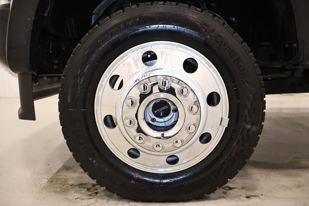 Certified 2022 Ford F450 Platinum w/ FX4 Off-Road Package image 46
