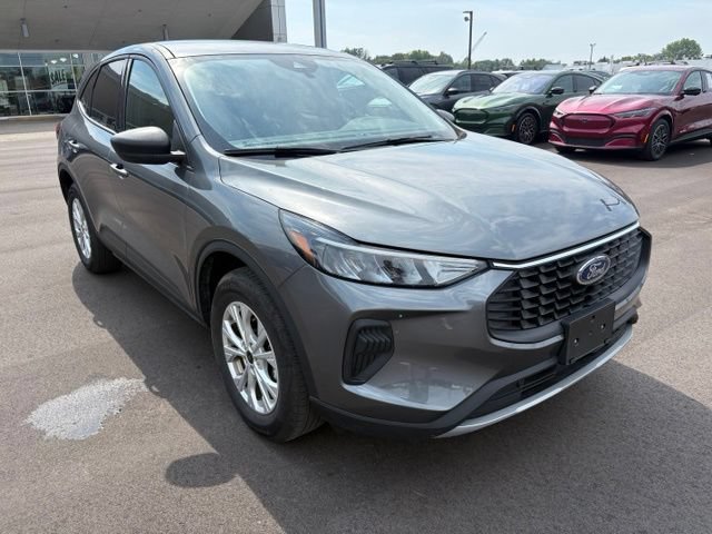 Certified 2025 Ford Escape Active AWD/4WD image 9