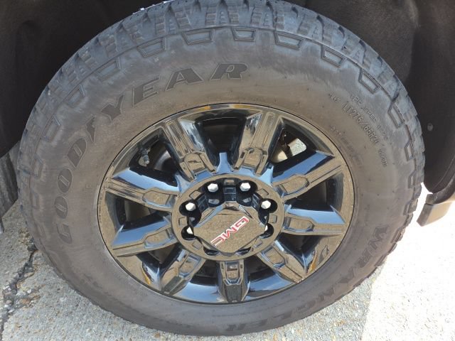 Used 2024 GMC Sierra 2500 AT4 w/ AT4 Premium Plus Package AWD/4WD image 13
