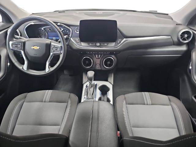 Used 2025 Chevrolet Blazer LT AWD/4WD image 9