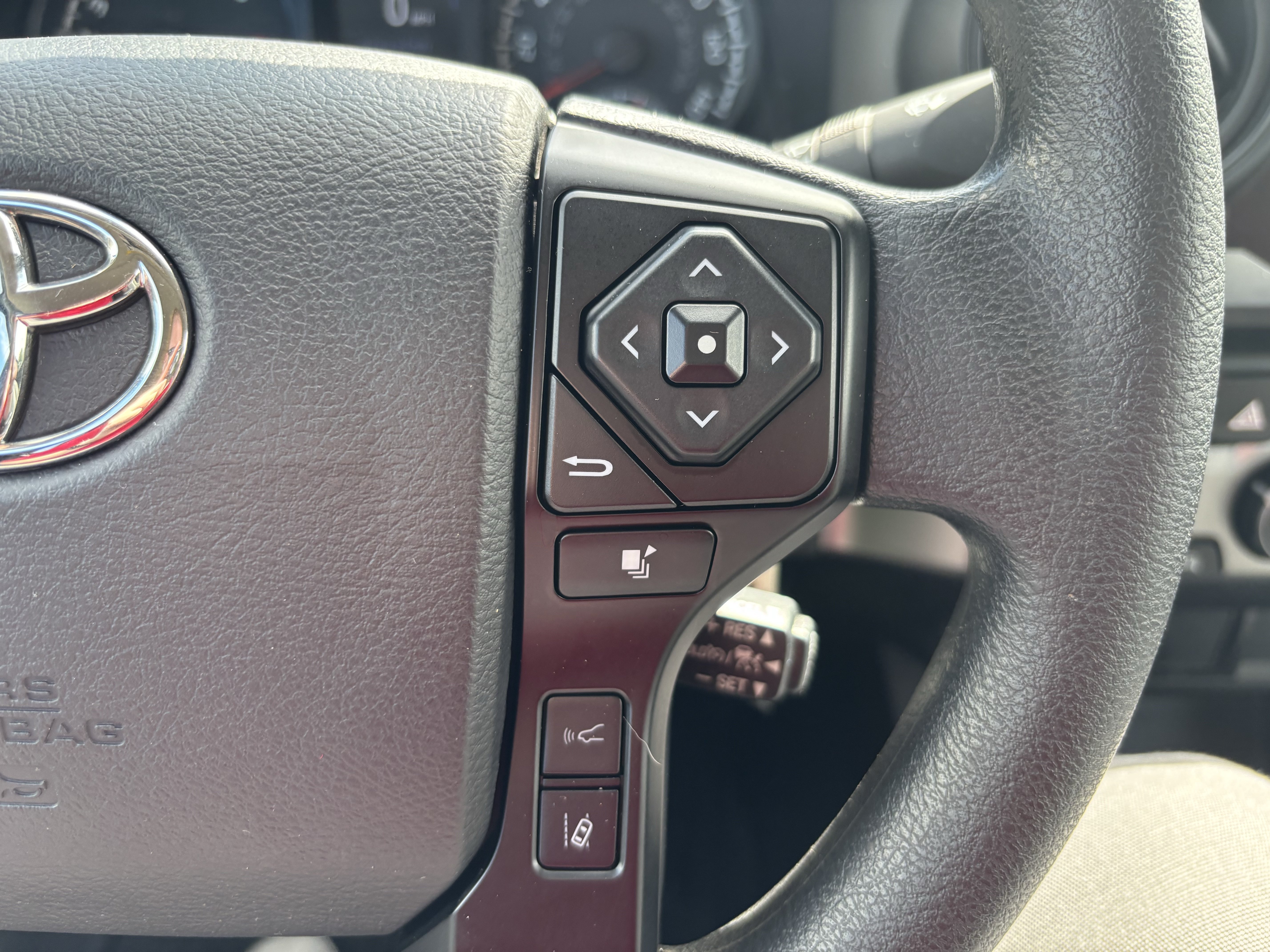 Used 2022 Toyota Tacoma SR AWD/4WD image 21