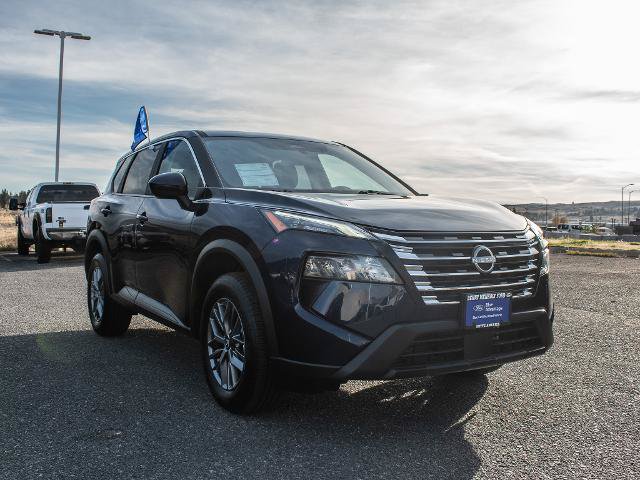 Used 2026 Nissan Rogue SV AWD/4WD image 3