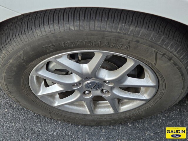 Used 2024 Chrysler Pacifica Touring-L FWD image 3