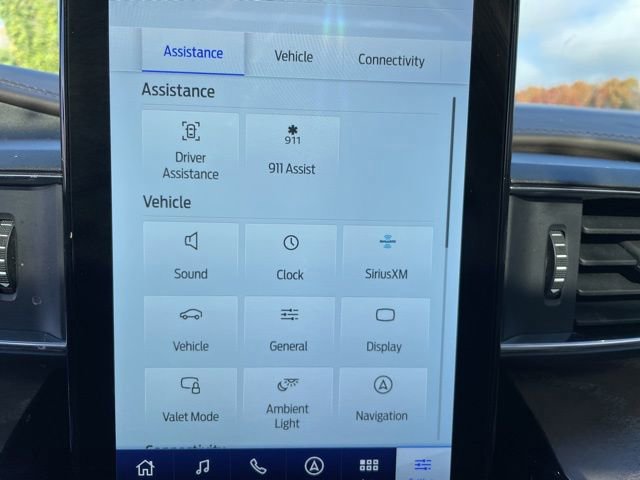 Certified 2022 Ford Explorer Platinum w/ Technology Package image 32