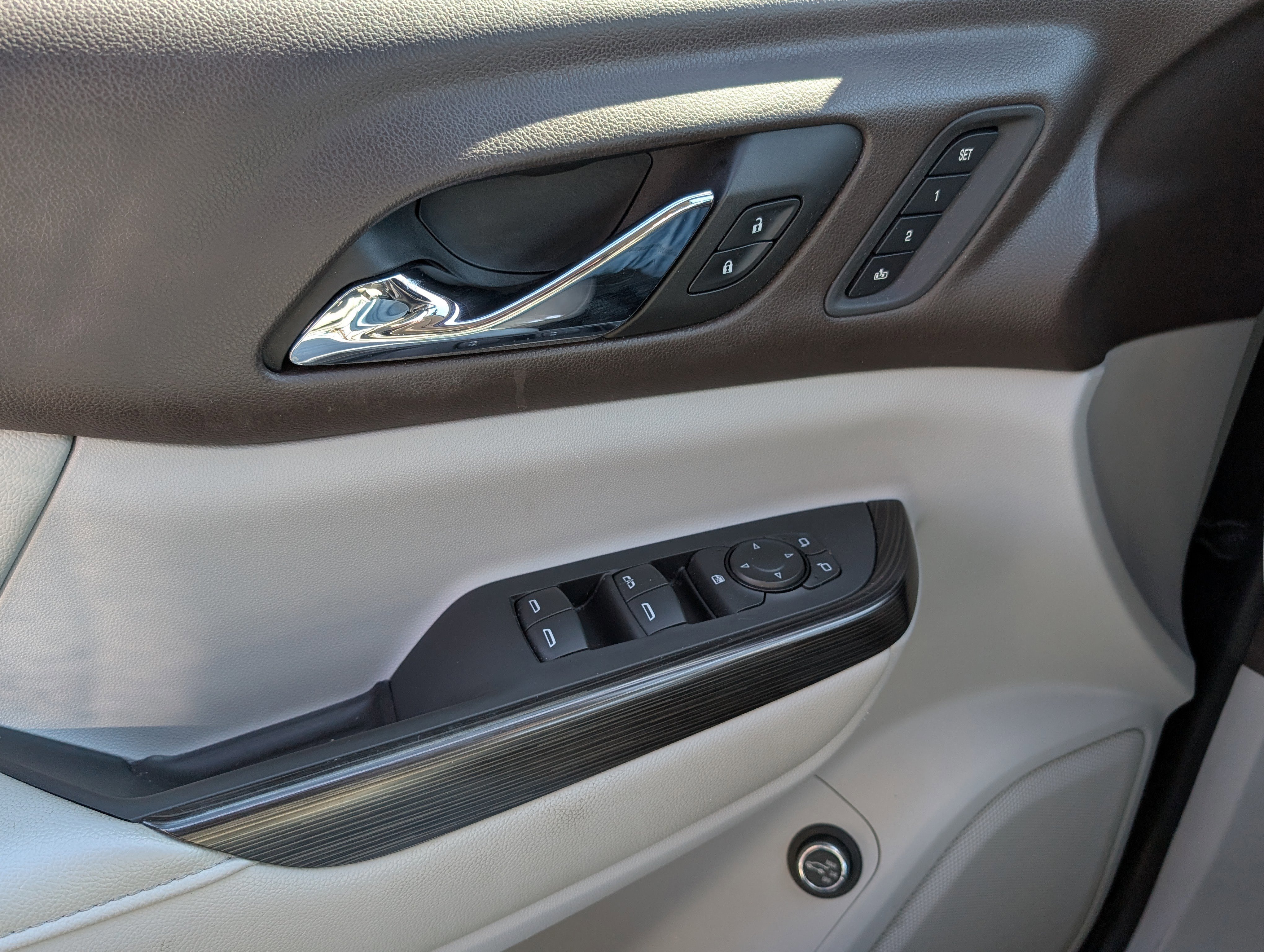 Used 2018 GMC Acadia SLT w/ LPO, Black Accent Package image 20