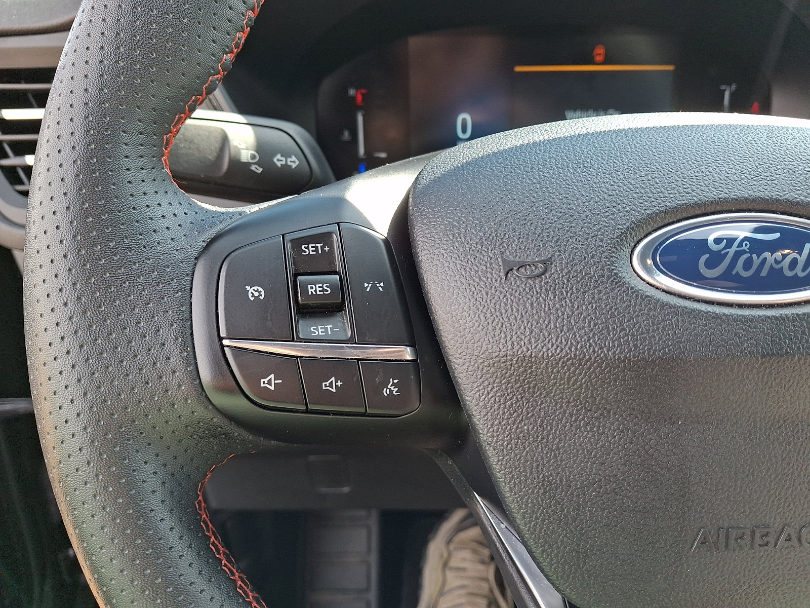 Certified 2025 Ford Escape ST-Line Select AWD/4WD image 22