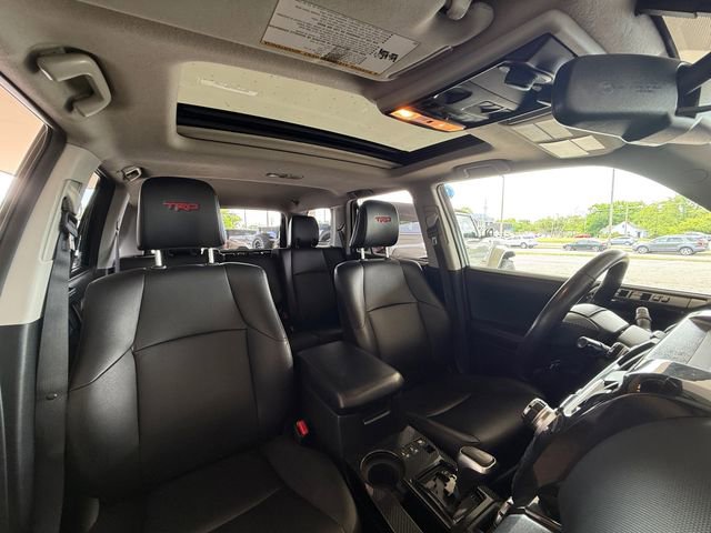 Used 2018 Toyota 4Runner TRD Off-Road Premium AWD/4WD image 25